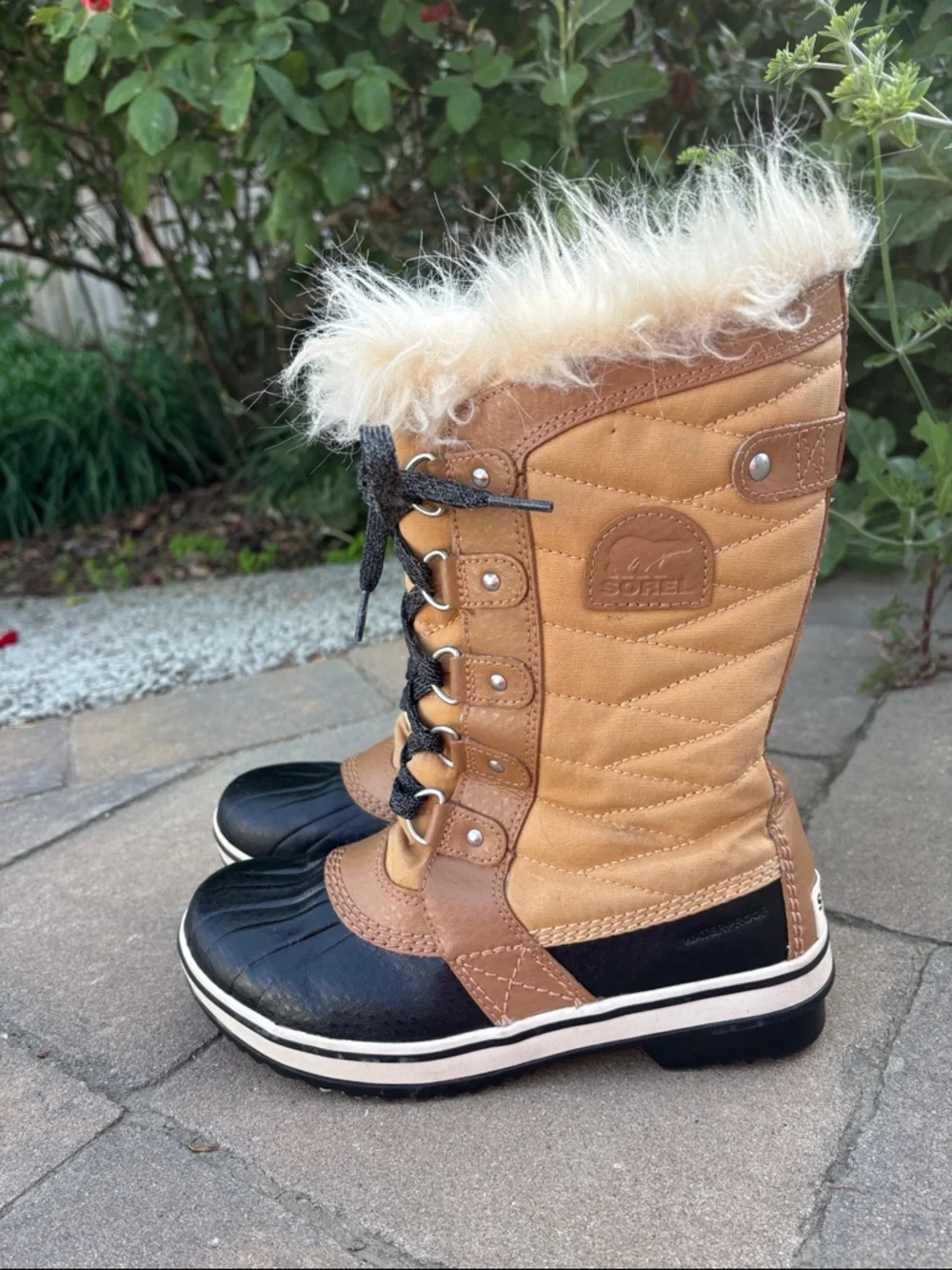 Kids' Tofino II Faux Fur‎ Lined Waterproof Boot.  Size 4